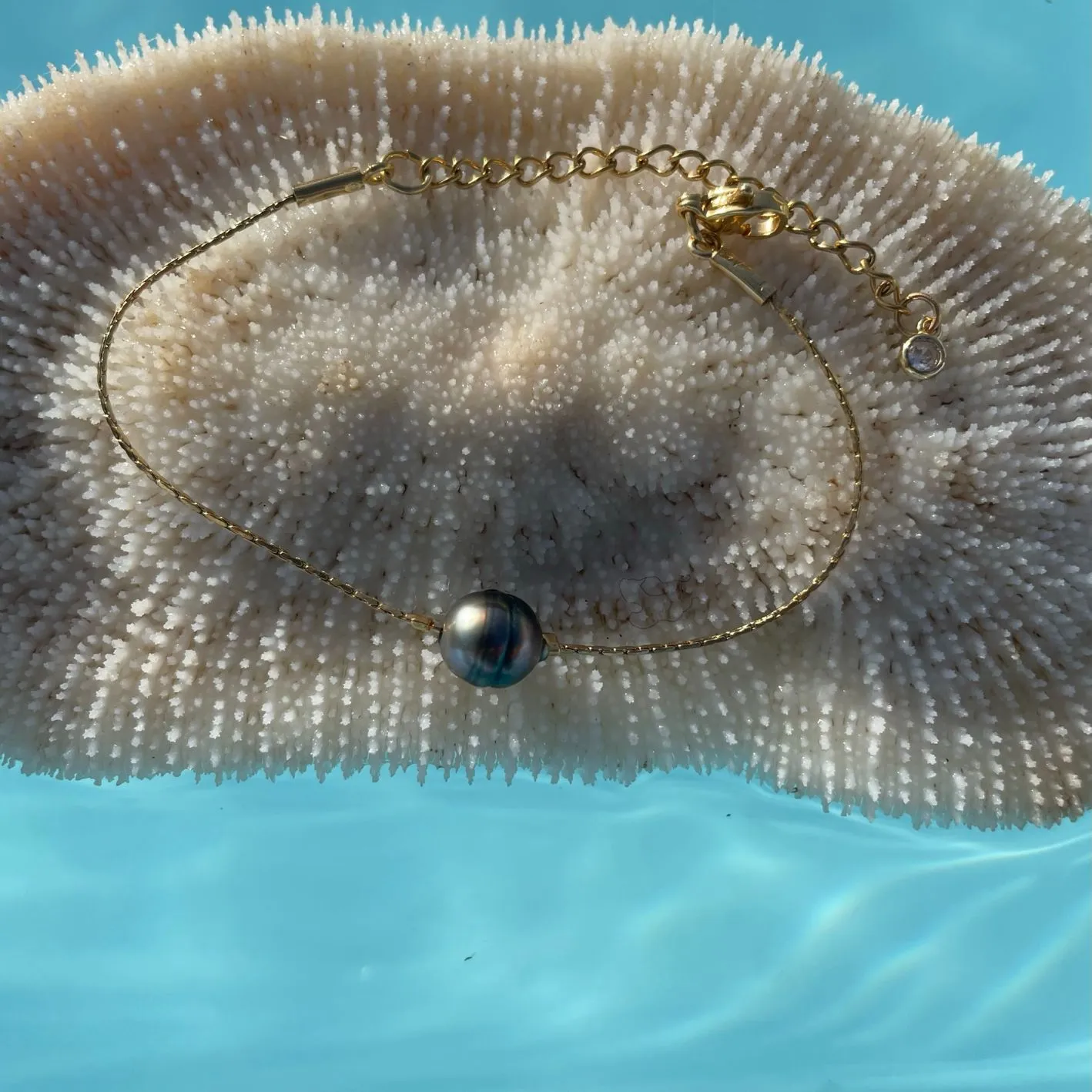 Bracelet Vaiana doré avec de vrai perle de tahiti