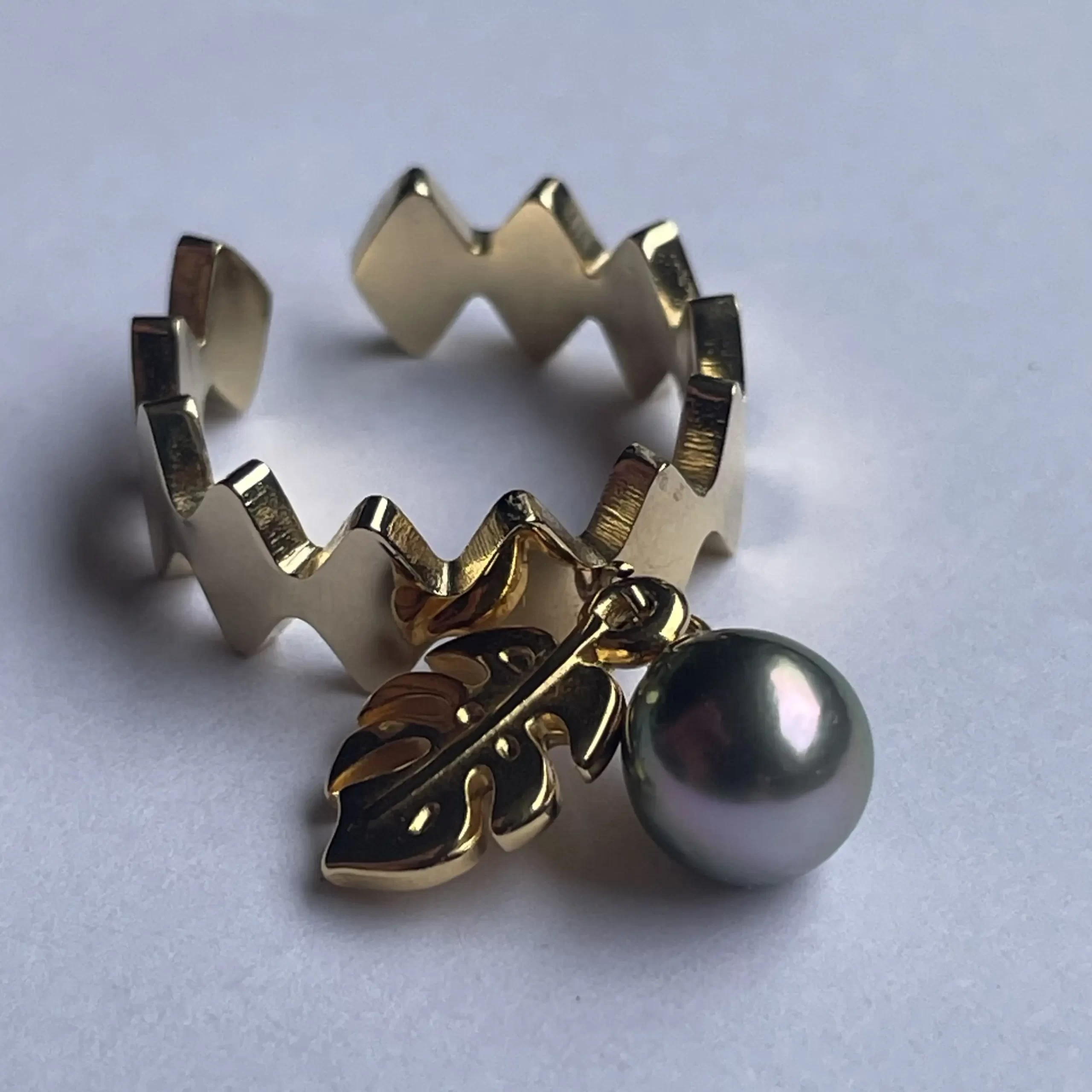 Bague-fetia-pampille-feuille bague dorée avec pampille feuille