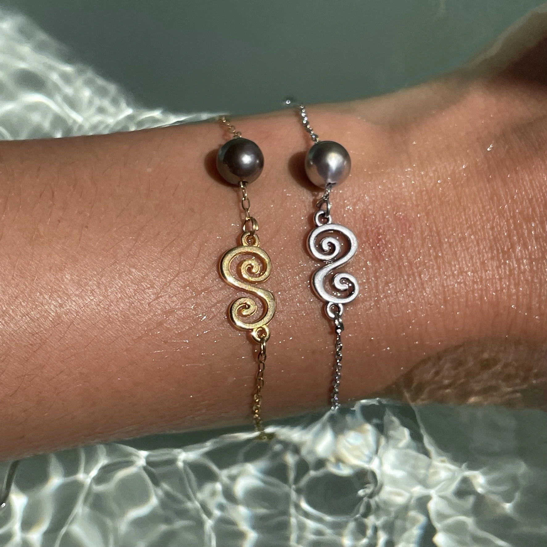 Bracelet fait avec perles de Tahiti en acier inoxydable
