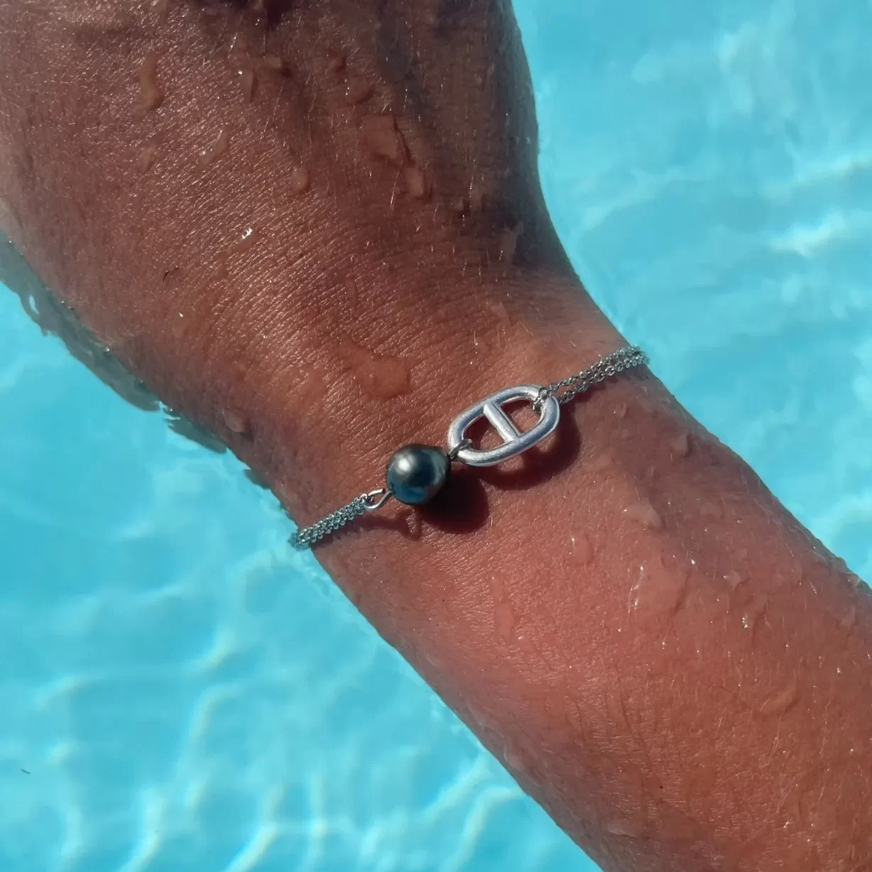 Bracelet Moeata porté argenté