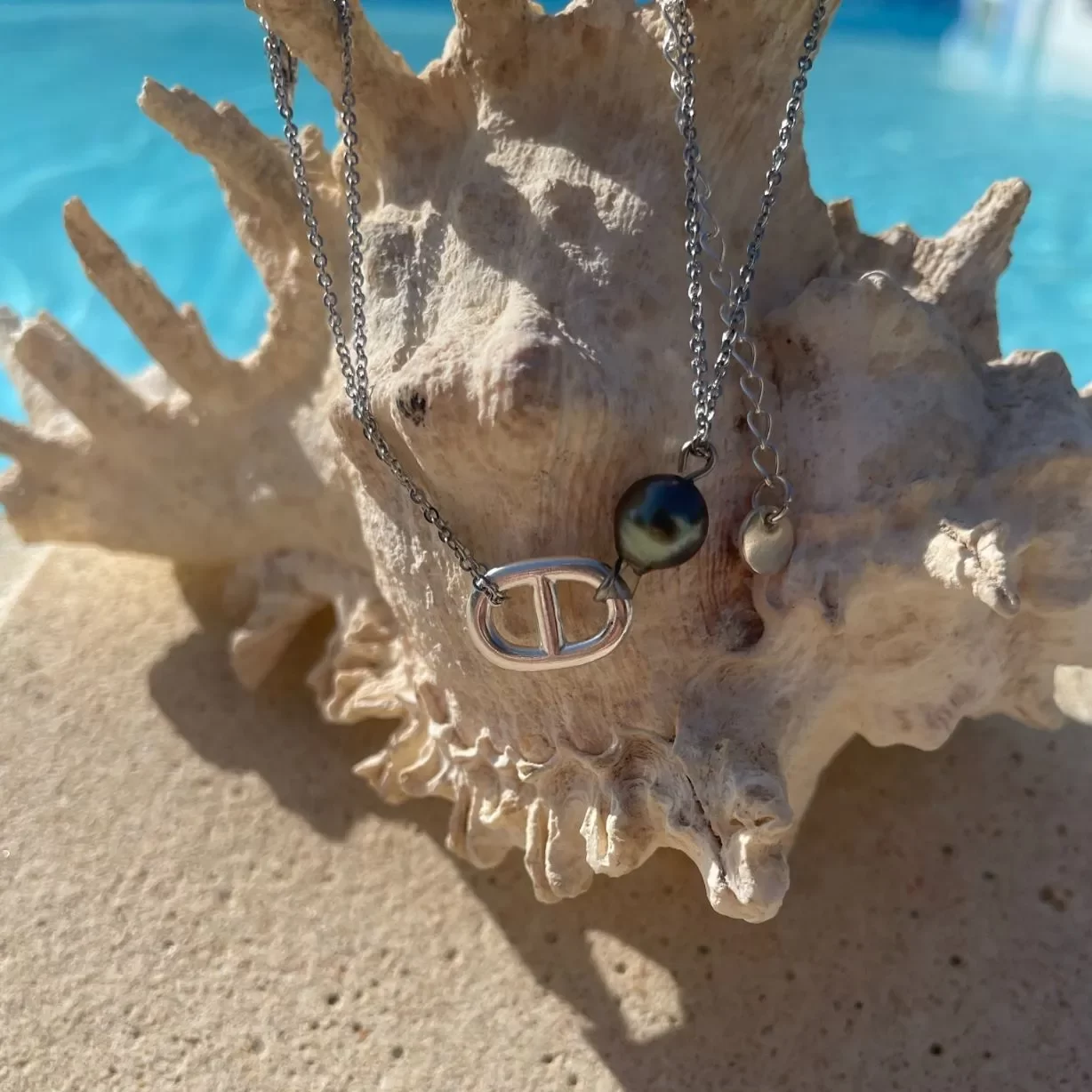 Bracelet Moeata argenté sur coquillage