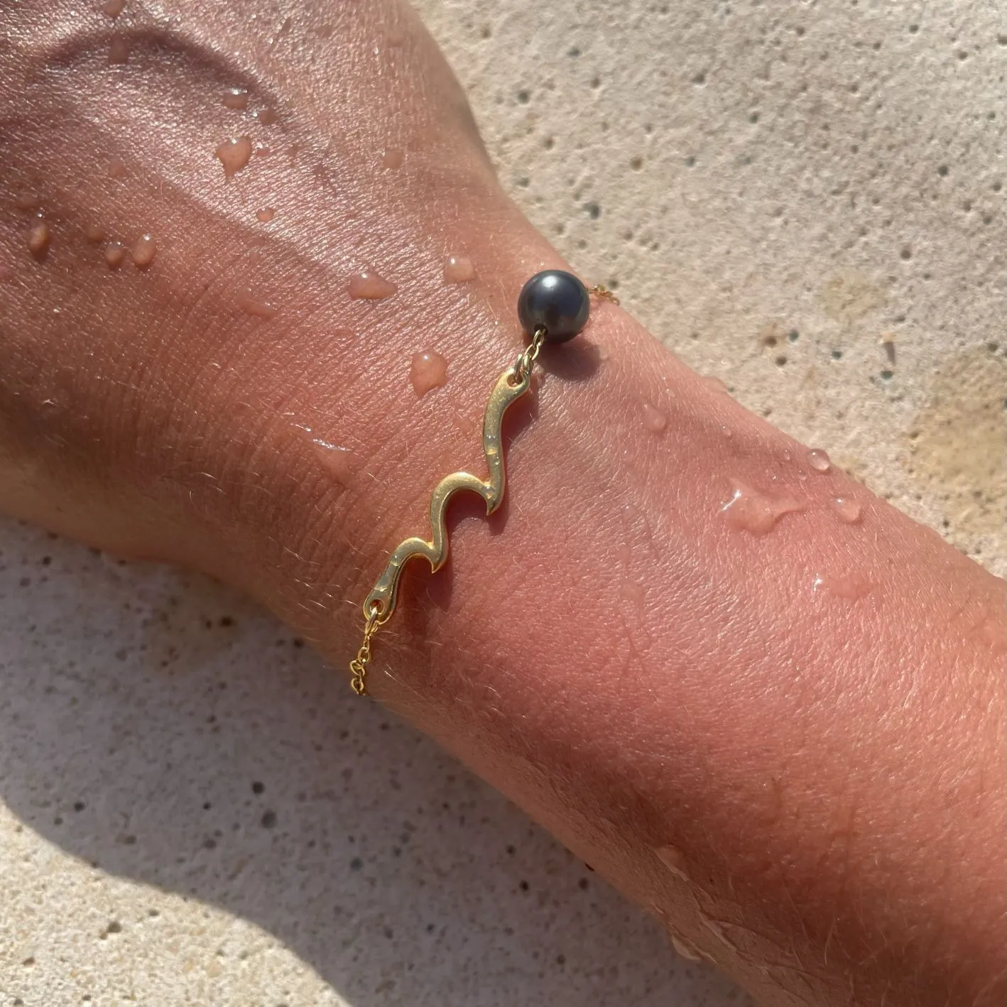 Bracelet Tai porté et fait en france Bracelet Tai doré