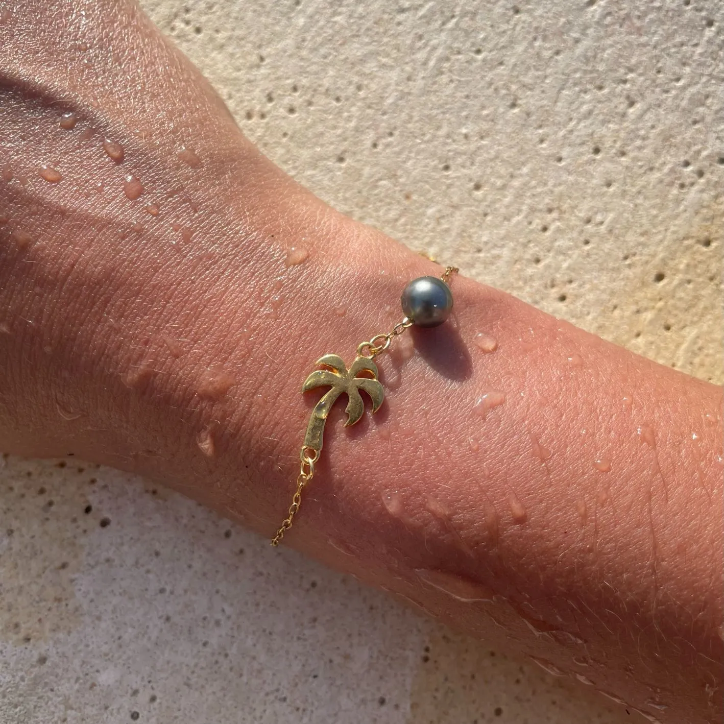 Bracelet Teiva doré pendentif cocotier