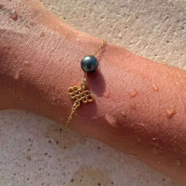 Bracelet Vaea doré et sa perle polynésienne