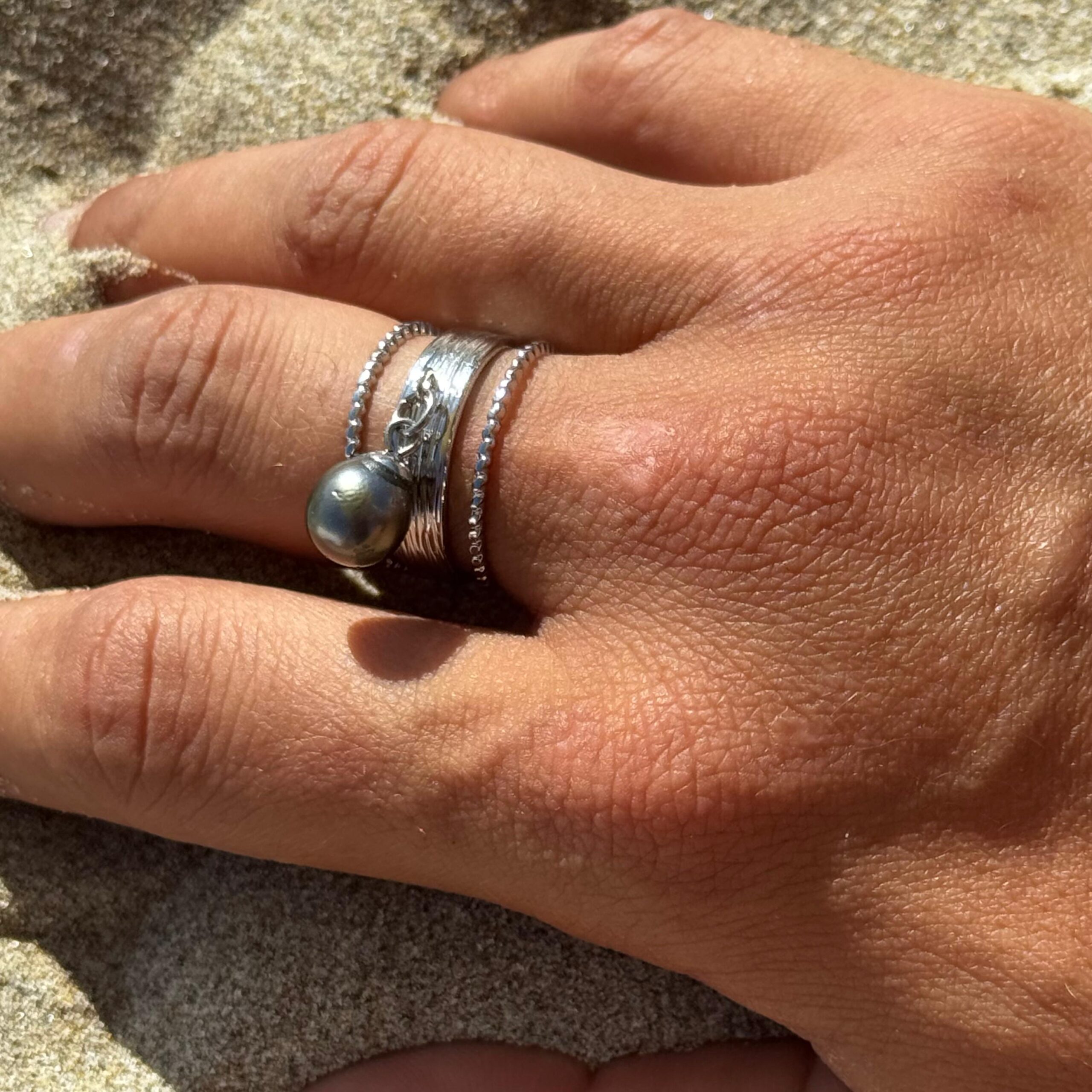 Bague Fetia argente perle fait main