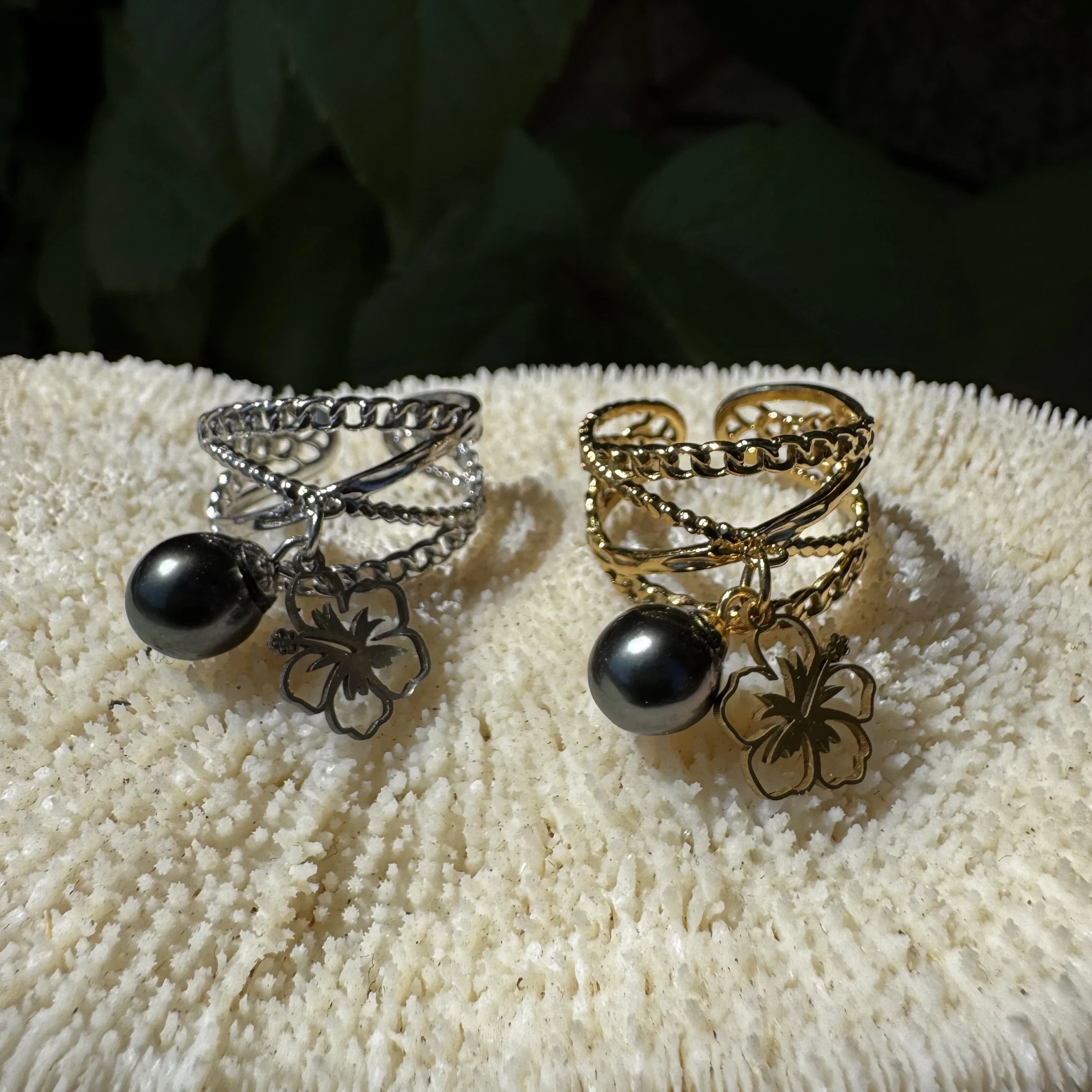 Bague Poehere pampille hibiscus