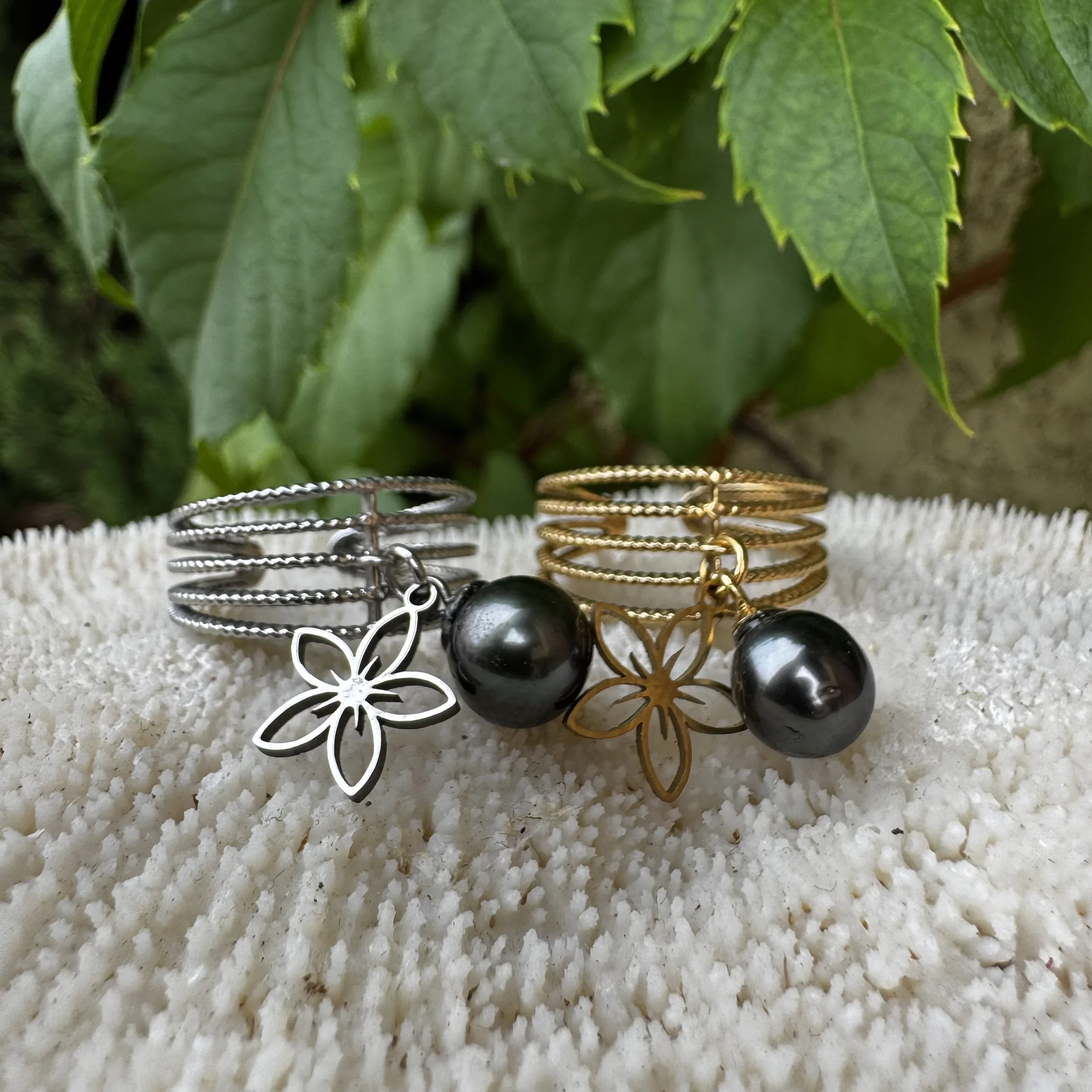 Bague-Tepua-pampille-fleur-de-frangipanier