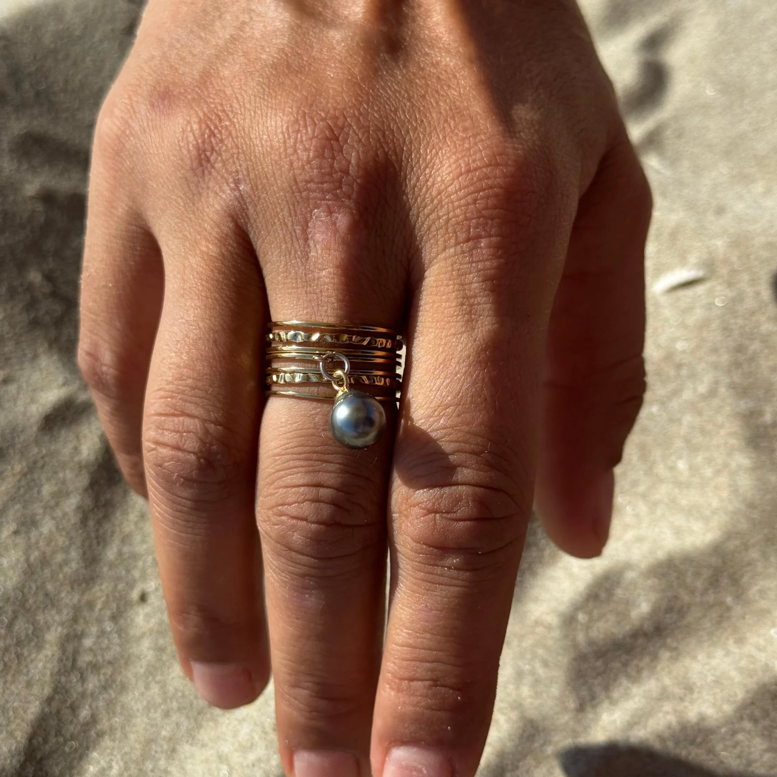 Bague Vaiani dore enperle de tahiti