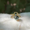 Bague soleia doré en acier inox doré et sa perle de tahiti réglable