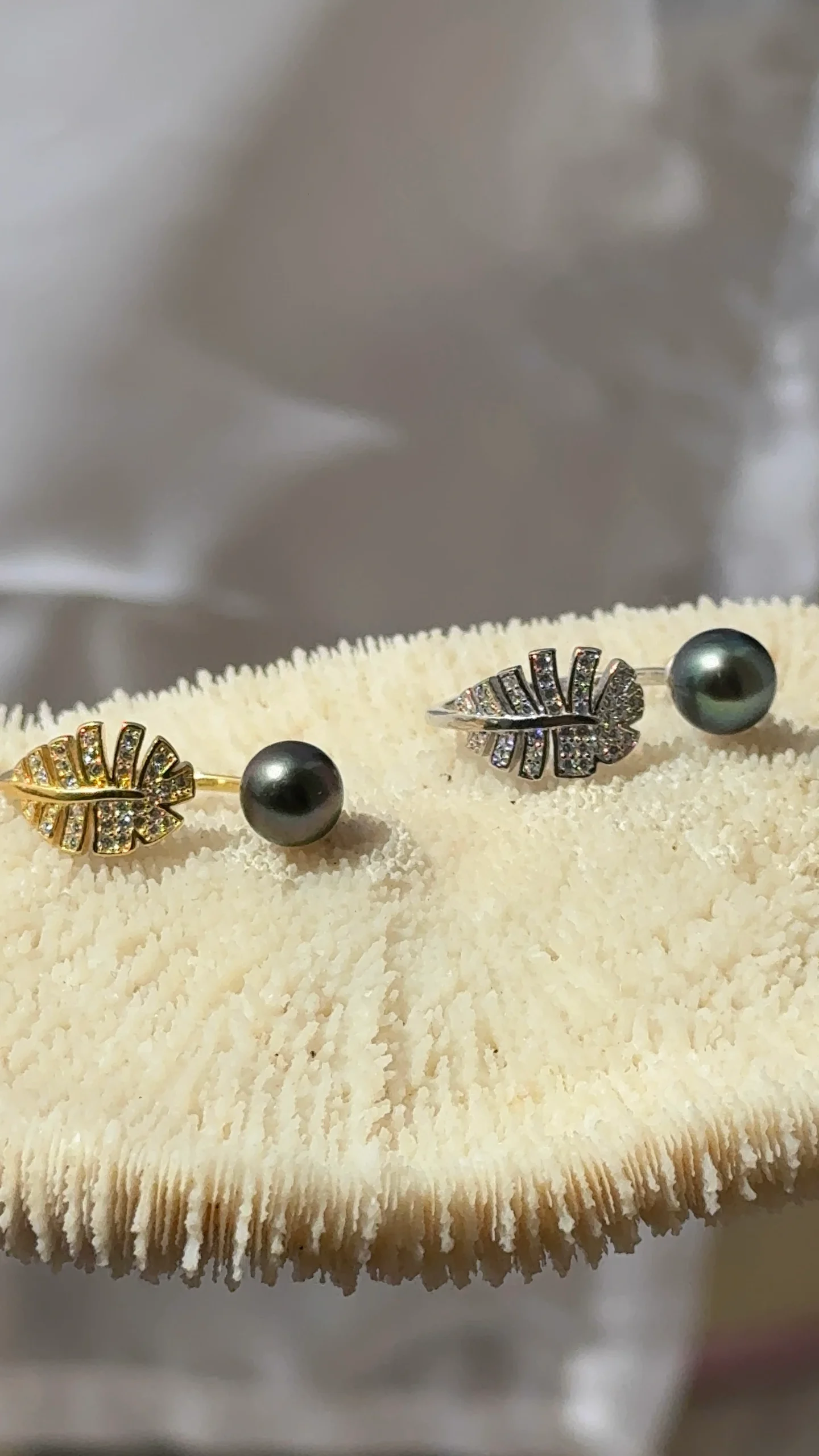 Bague Tropicalia argent 925 doré et argenté, feuille en oxyde de zirconium avec une perle de Tahiti